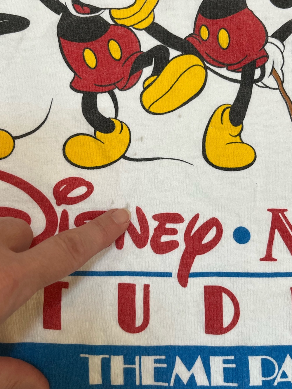 Vintage Disney MGM Studios Theme Park‎ exclusive Mickey Mouse graphic T-Shirt - Picture 7 of 10